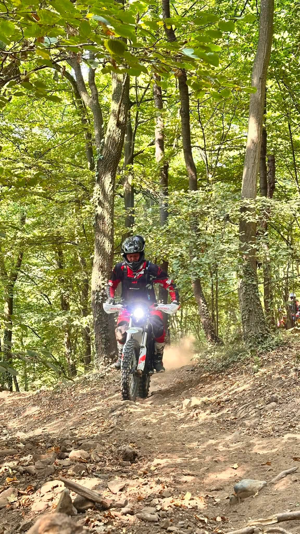 Enduro - Niv 1 - Bilstain opstapper