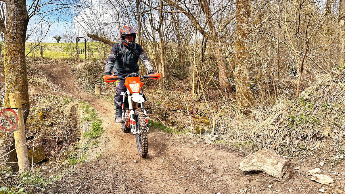 Enduro - Niv 1 - Bilstain opstapper